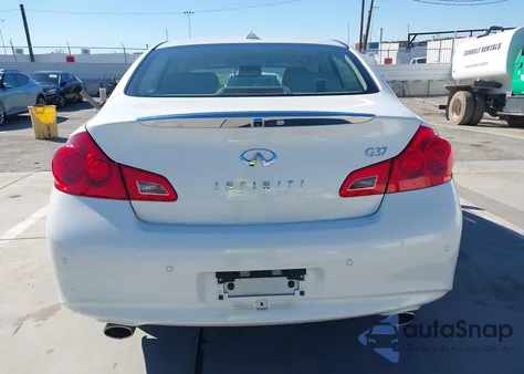 2013 Infiniti G37 Journey z USA, uszkodzony, nr VIN JN1CV6AP8DM304885